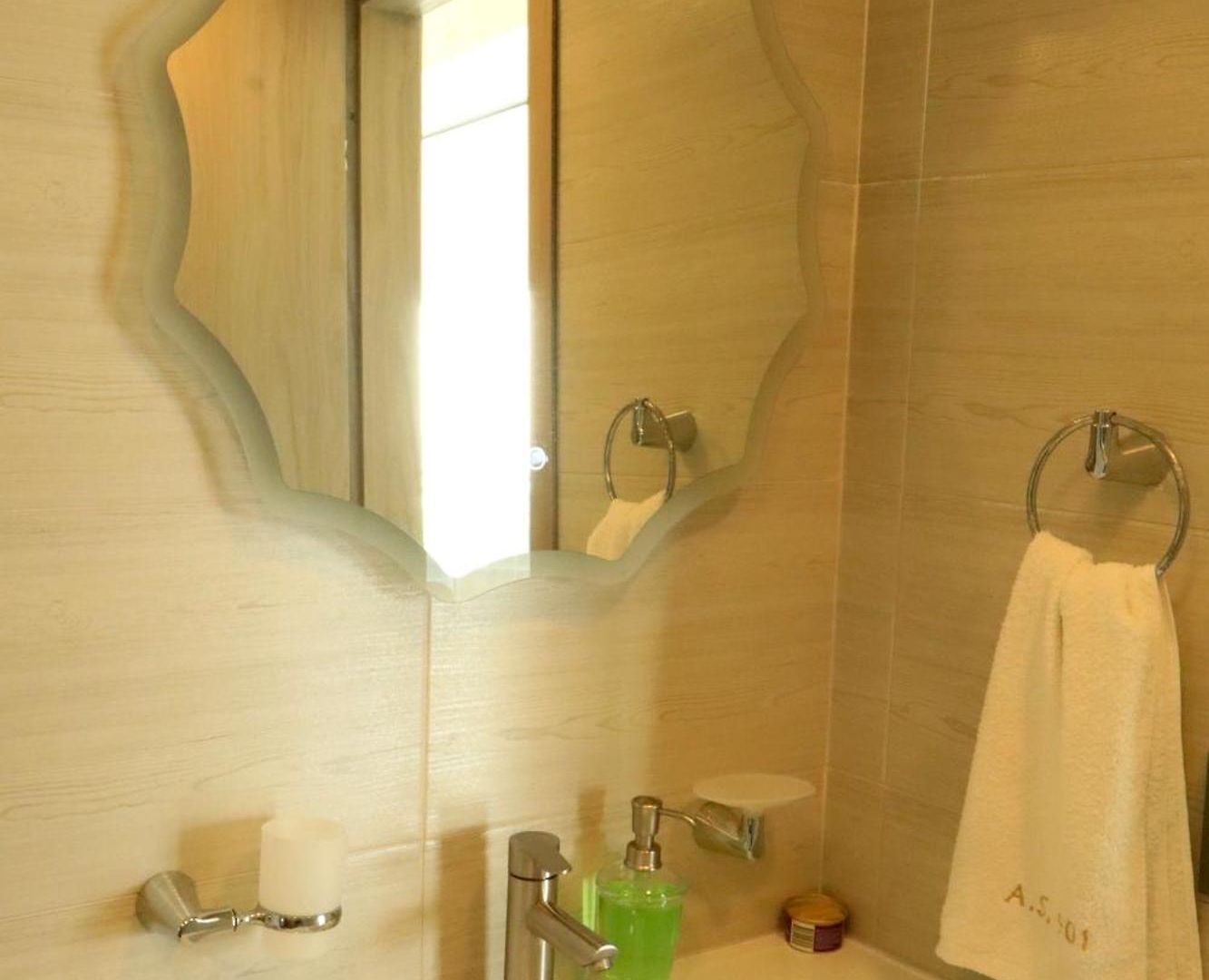 Luxury In I *