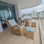 Luxurious Vip Waterfront Suite With Pool
