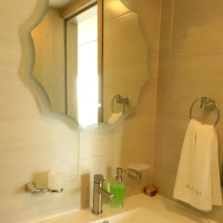 Luxury In I *