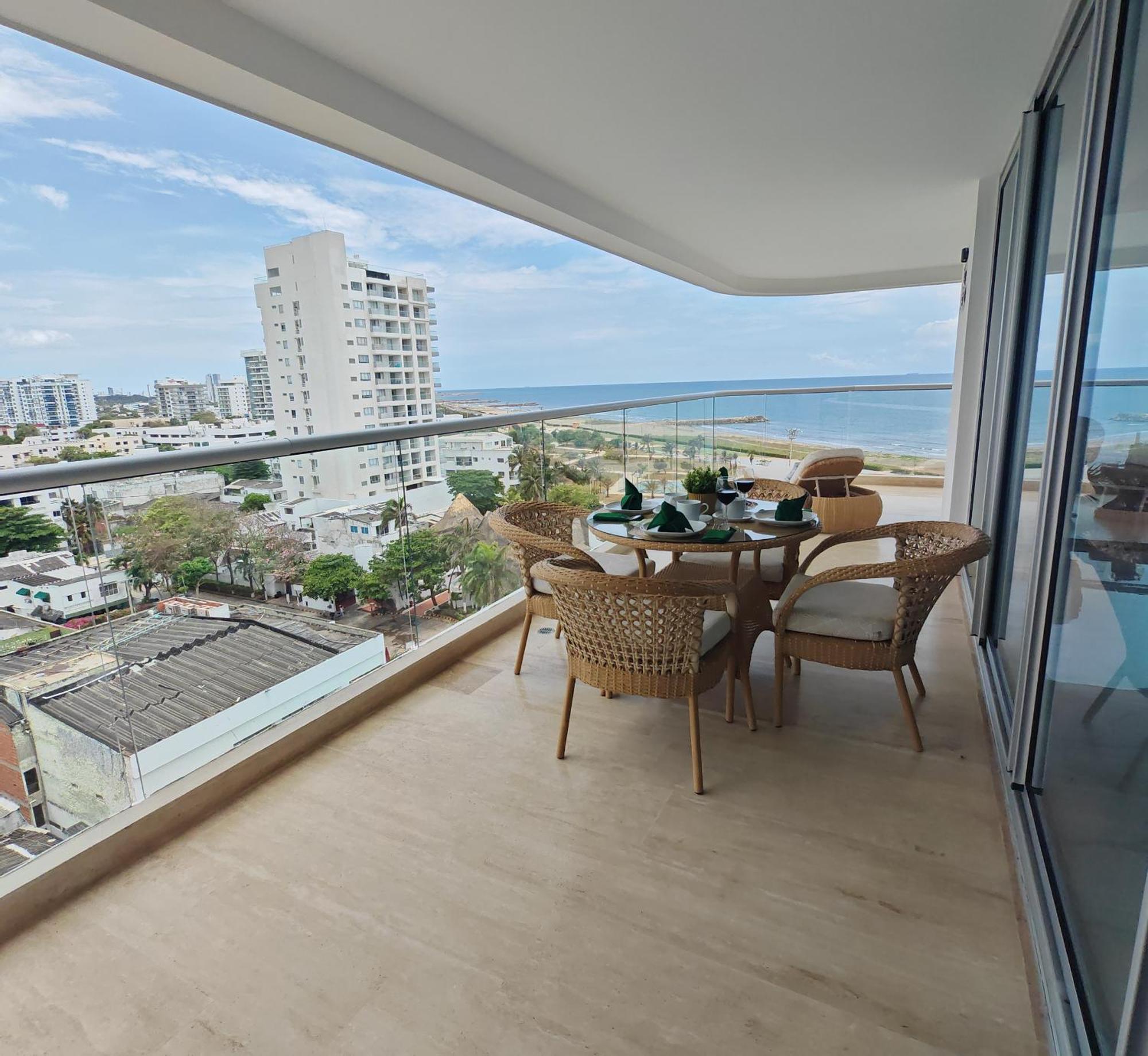 Luxurious Vip Waterfront With Pool Apartamento *