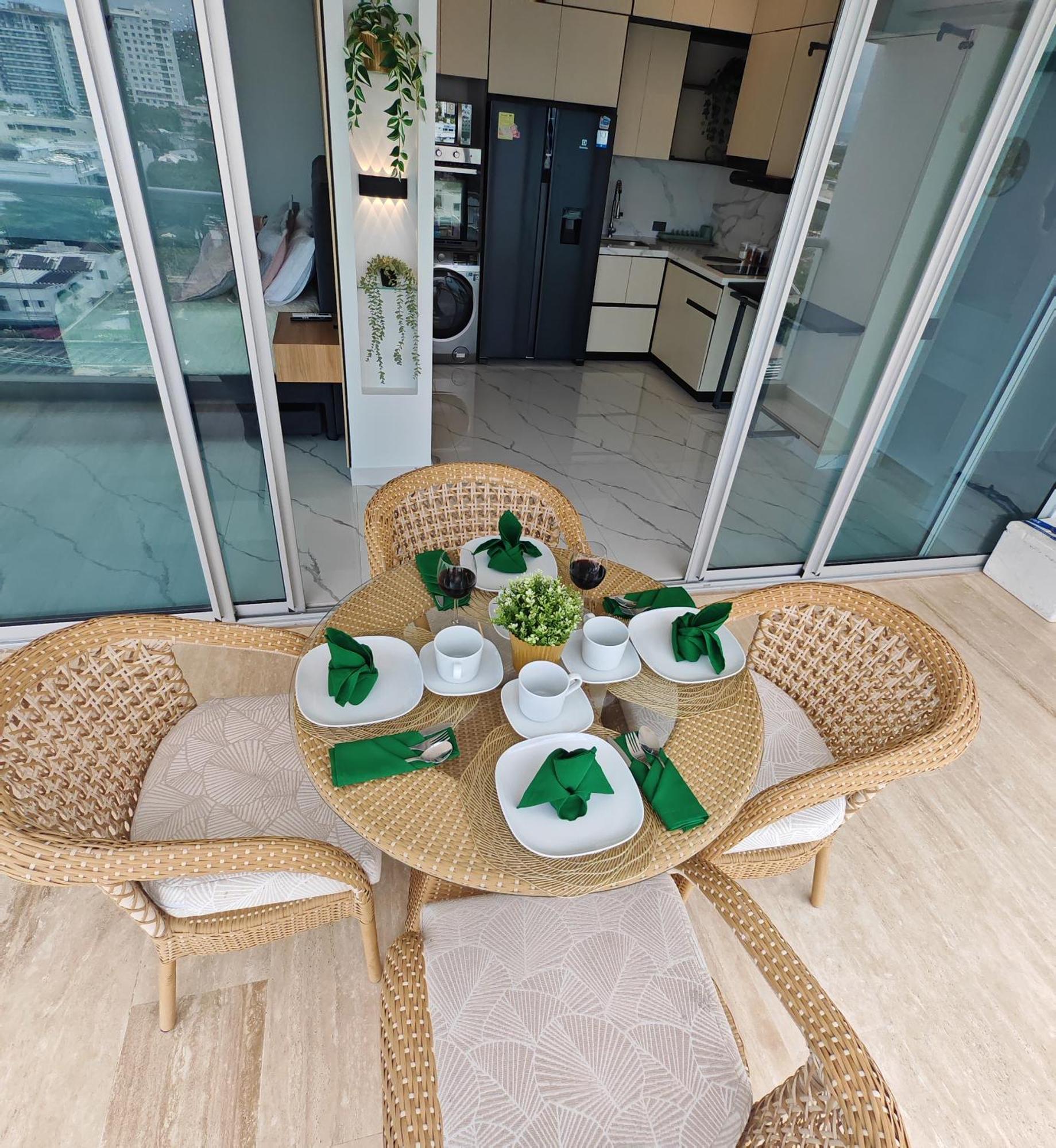 Luxurious Vip Waterfront With Pool